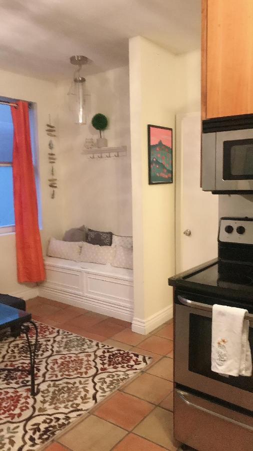Two Bedroom Two Bath Apartment 2 Block To Beach Miami Beach Room photo