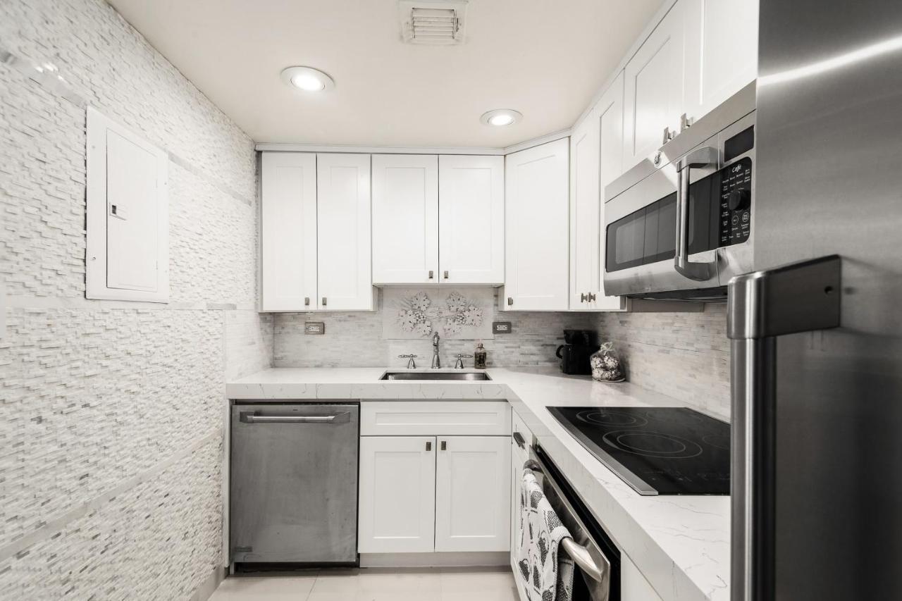 Two Bedroom Two Bath Apartment 2 Block To Beach Miami Beach Exterior photo
