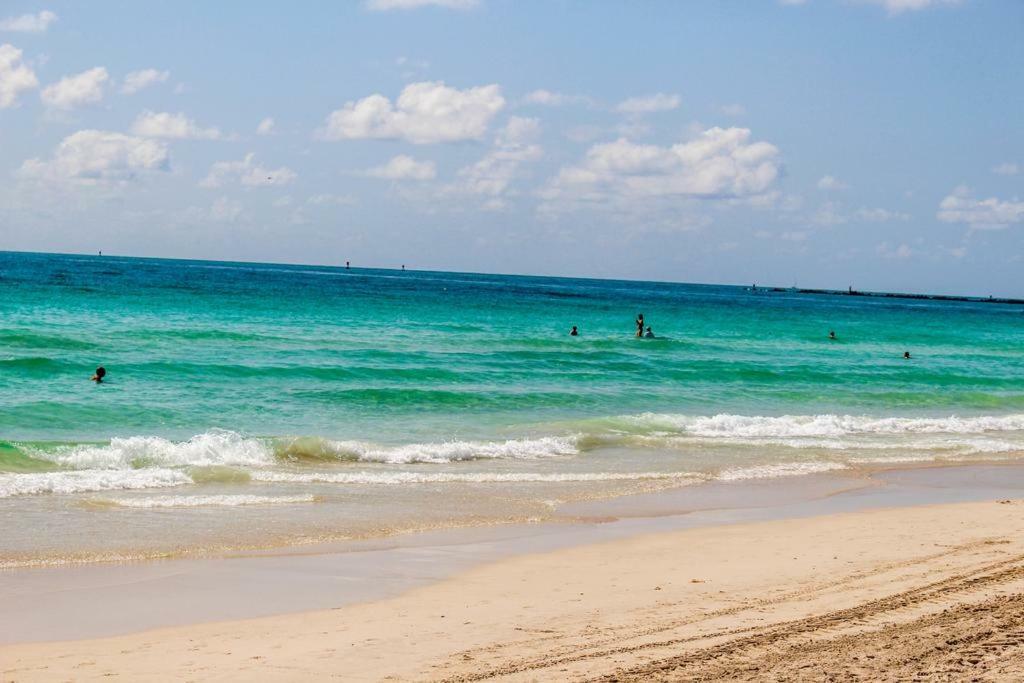 Two Bedroom Two Bath Apartment 2 Block To Beach Miami Beach Exterior photo